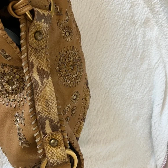 Isabella Fiore Brown Embroidered Shoulder Bag - Picture 2 of 4